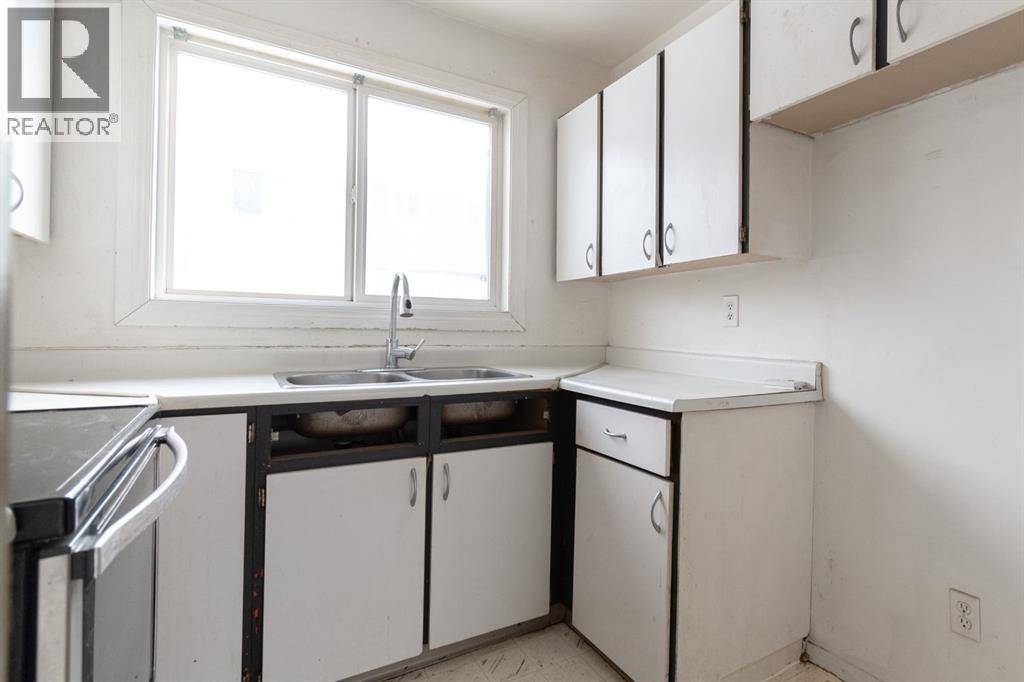 Fort Mcmurray, AB T9H3Z4,816, 600 Signal Road