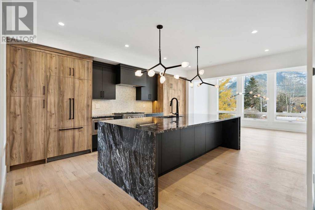 Canmore, AB T1W2E3,512 8th Avenue