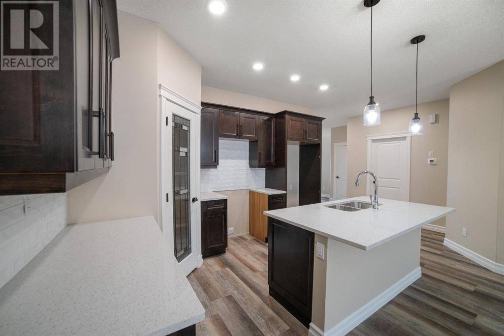 Camrose, AB T4V4V4,5728 55 Avenue