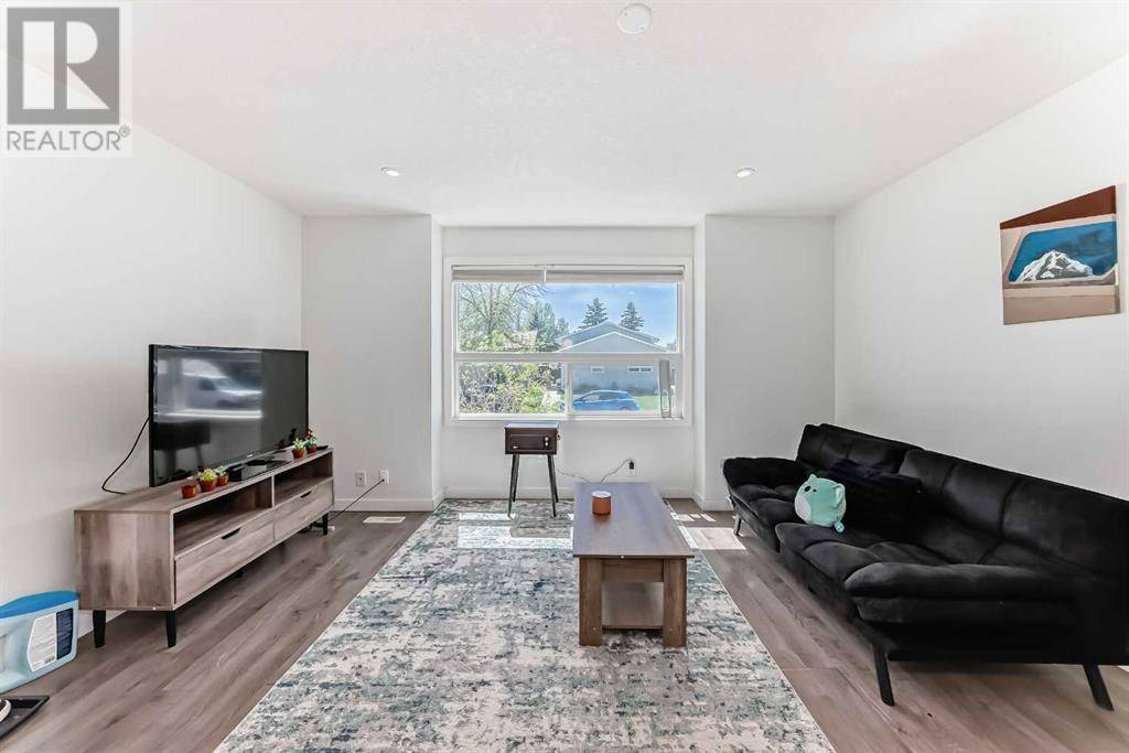 Calgary, AB t3j1g8,56 Falmead Road NE