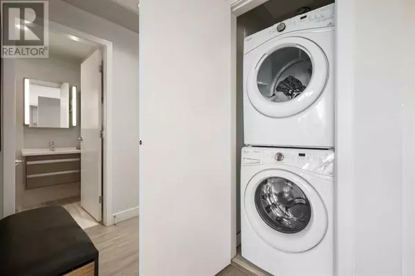 Calgary, AB T2R1C2,2305, 930 16 Avenue SW