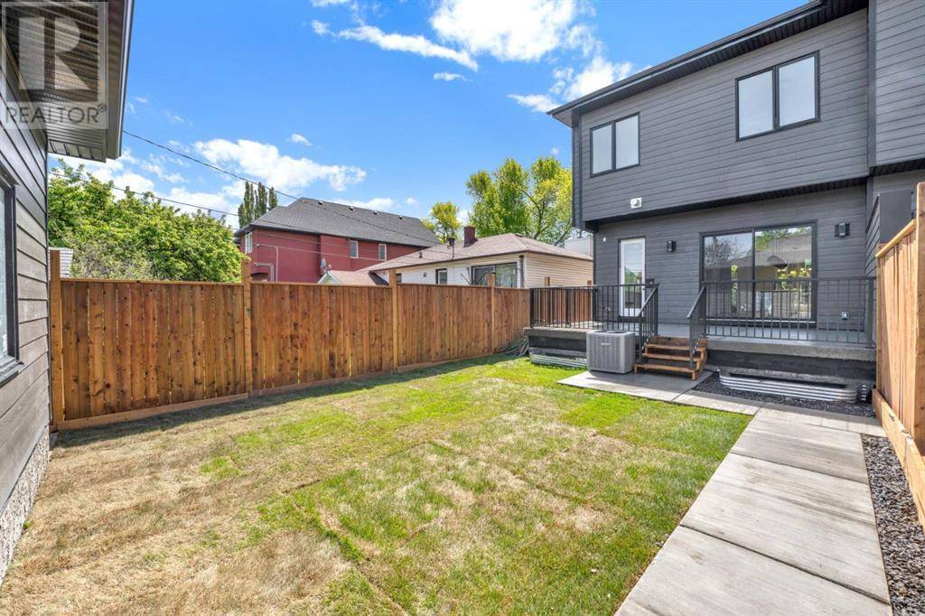 Calgary, AB T2M1S4,432 23 Avenue NW