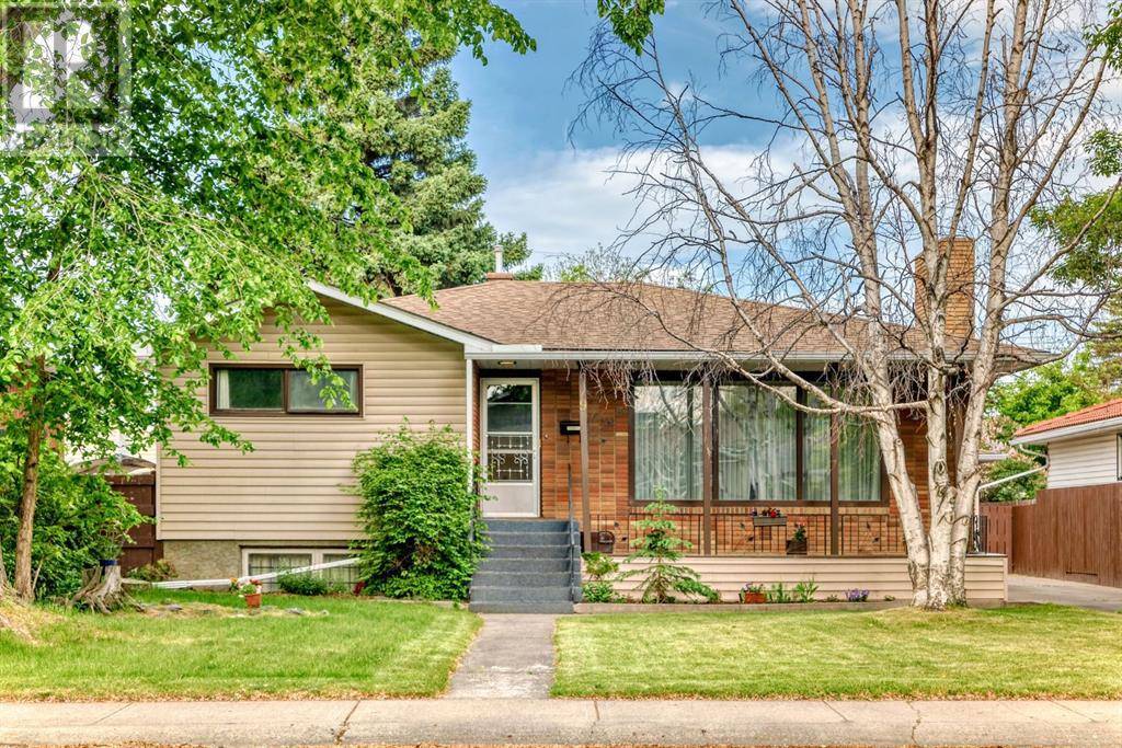 Calgary, AB T2V3E7,9 HOLDEN Road SW