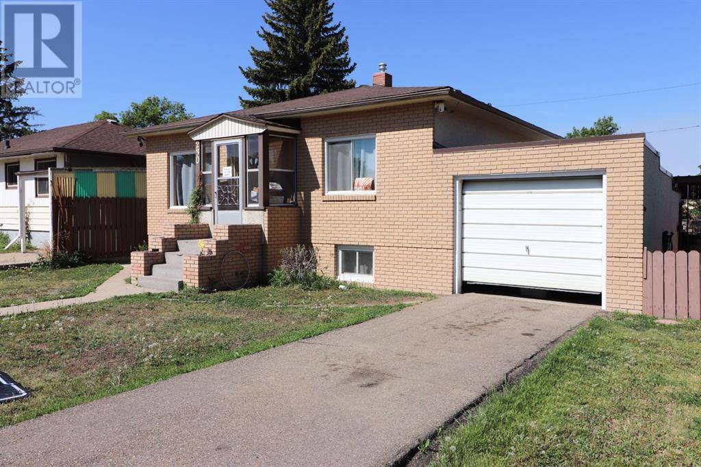 Redcliff, AB T0J2P0,230 5 Street SE