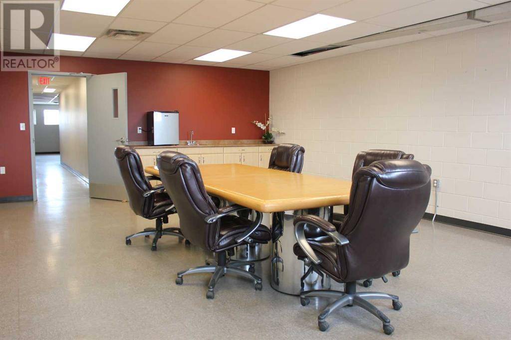 Medicine Hat, AB T1B3N8,1782 32 Street SW