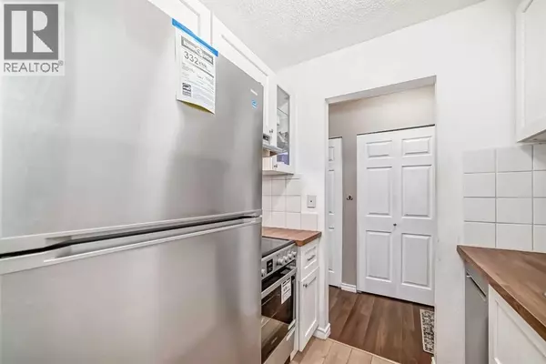 Calgary, AB T3C1S5,203, 1113 37 Street SW