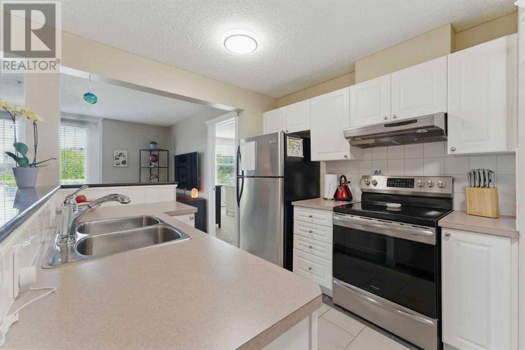 Calgary, AB T2C2C6,302, 2212 34 Avenue SW