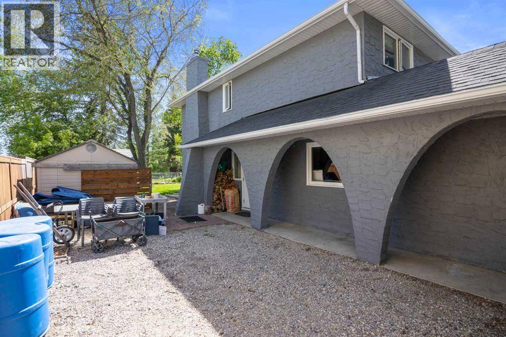 Calgary, AB T2J1R6,11023 Willowfern Drive SE