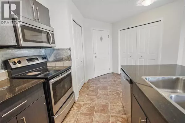 Calgary, AB T3J0S3,409, 15 Saddlestone Way NE