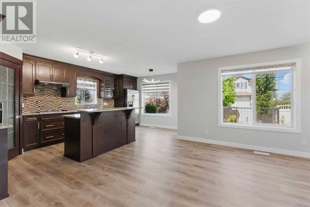 Chestermere, AB T1X1S7,117 Cove Hill