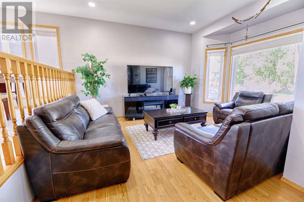Coaldale, AB T1M1N5,2303 9 Street