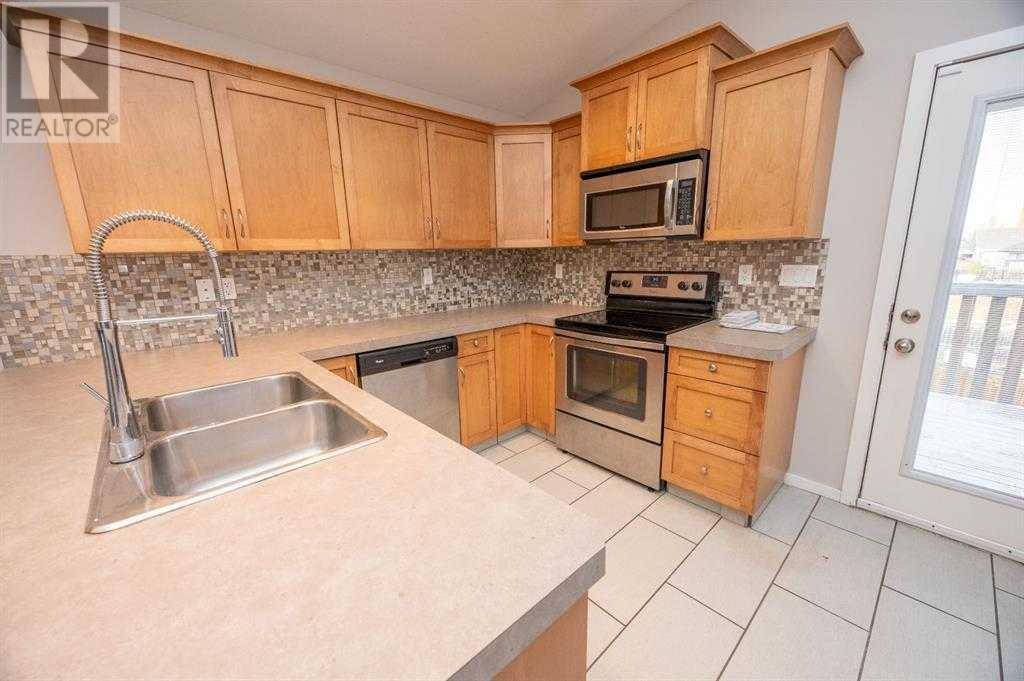 Red Deer, AB T4R3N8,60 Long Close