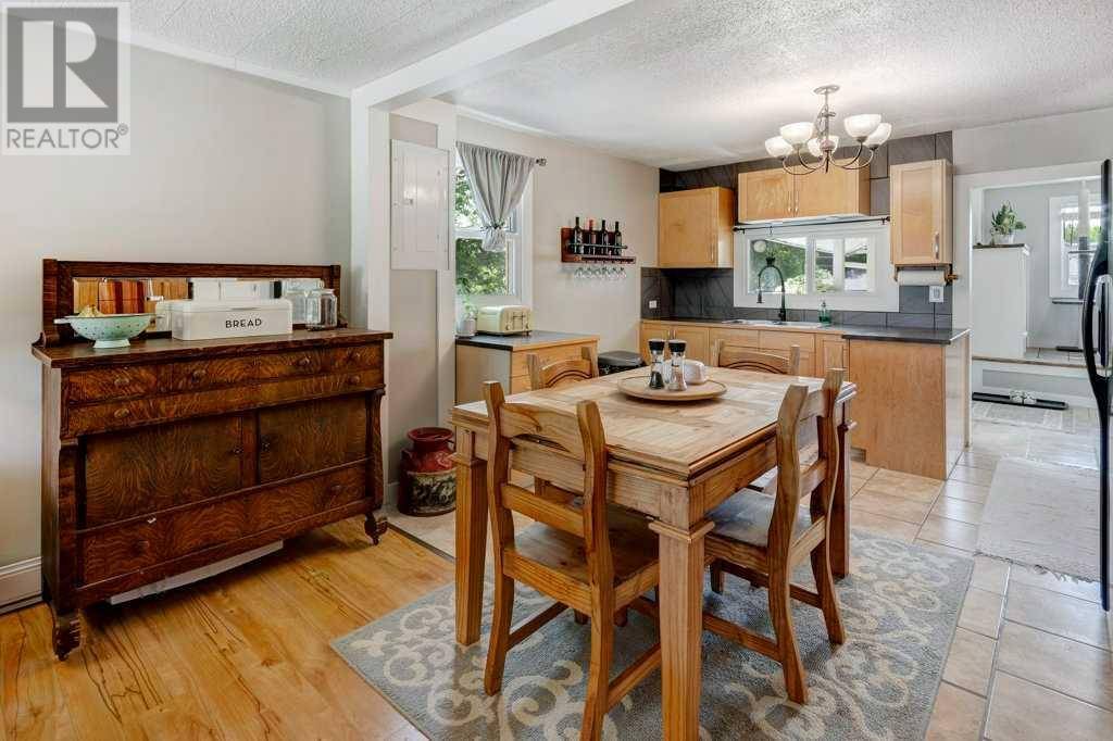 Claresholm, AB T0L0T0,5223 3 Street W