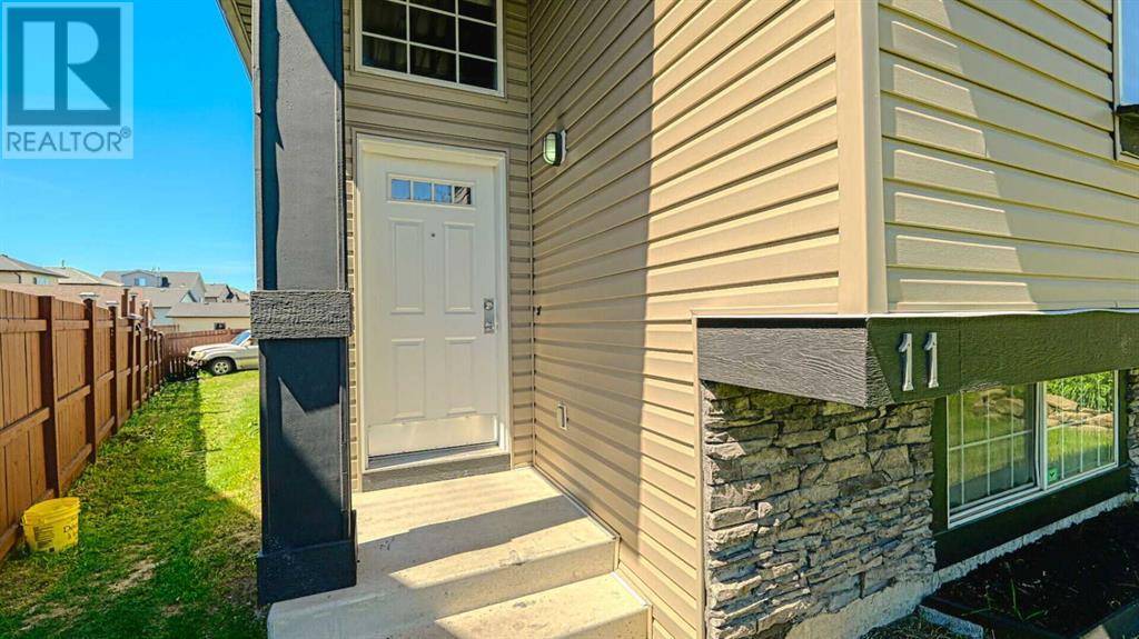 Calgary, AB T3J4K2,11 Taravista Mews NE