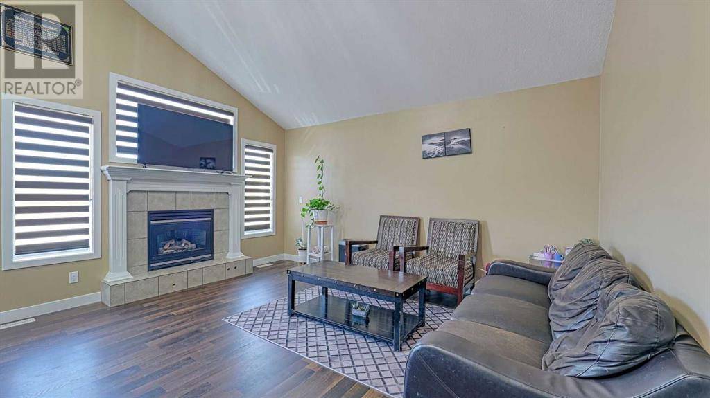Calgary, AB T3J4K2,11 Taravista Mews NE