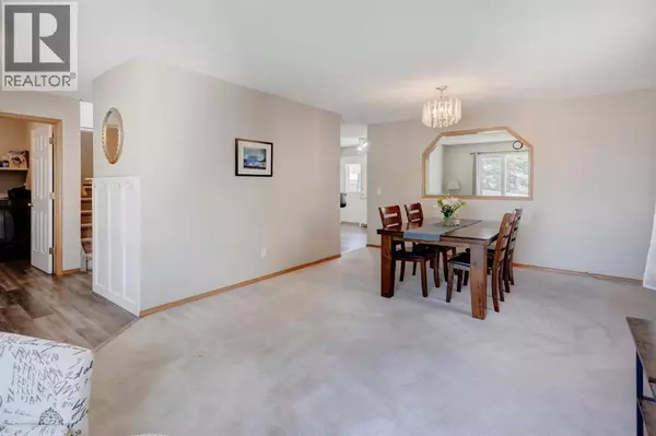 Calgary, AB T3A5N8,21 Hidden Ranch Circle NW