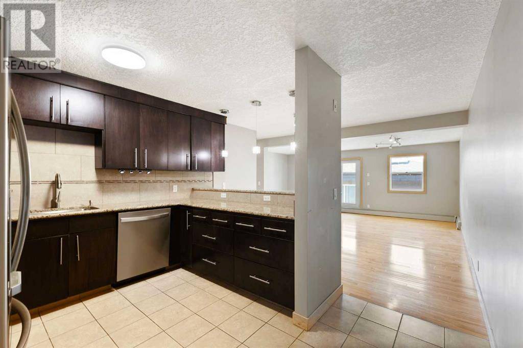 Calgary, AB T2T2E1,302, 2010 35 Avenue SW