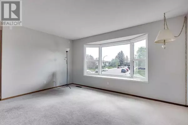 Red Deer, AB T4P1P6,78 Nichols Crescent