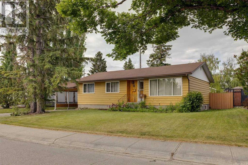 21 Wildwood Drive SW, Calgary, AB T3C3C6