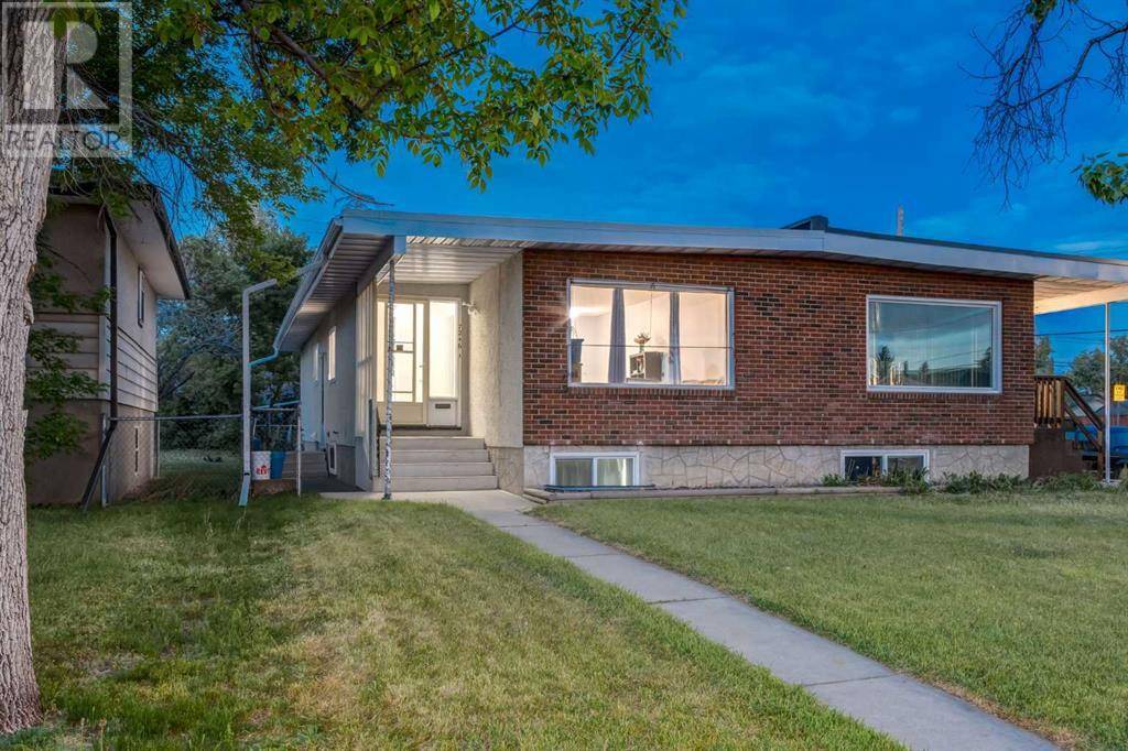7246 24 Street SE, Calgary, AB T2C0Y5