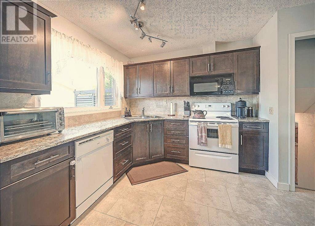 Calgary, AB T2A3T7,416 Penbrooke Crescent SE