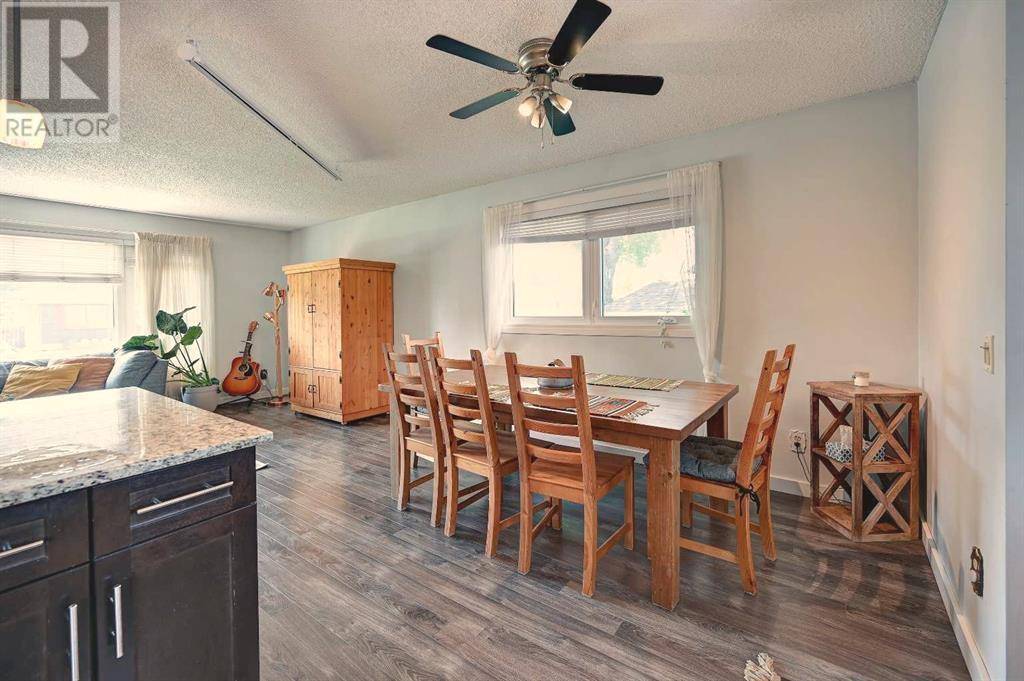Calgary, AB T2A3T7,416 Penbrooke Crescent SE