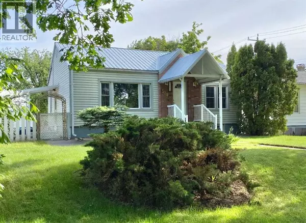 518 4 Avenue W, Brooks, AB T1R0B3