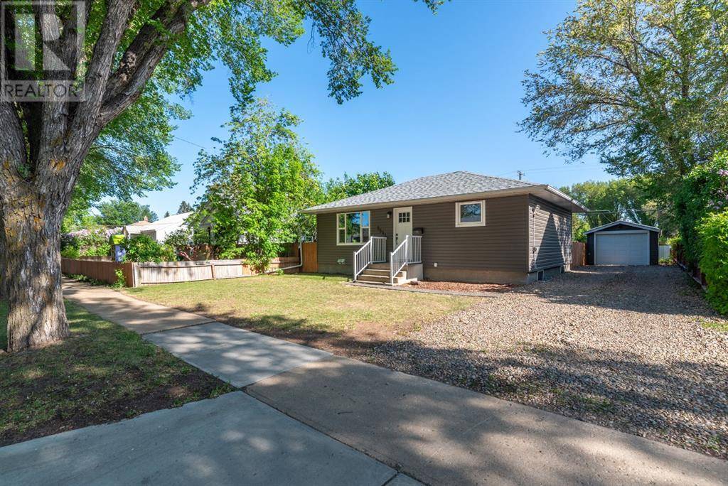 5513 49 Street, Lloydminster, AB T9V0L2