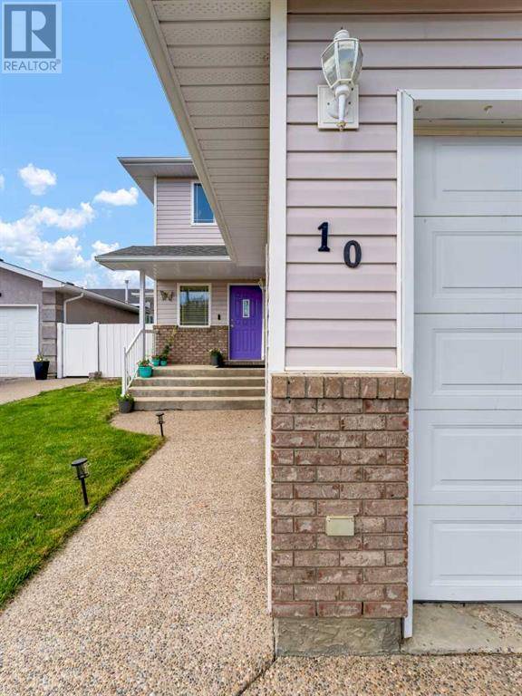 Medicine Hat, AB T1B4J2,10 Stanfield Place SE