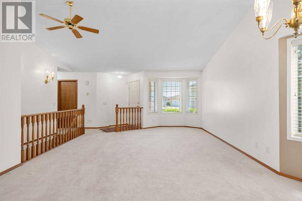 Okotoks, AB T1S1S5,636 Sheep River Mews