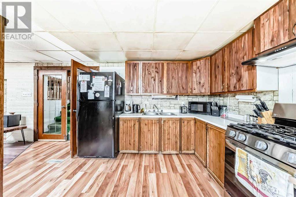 Calgary, AB T3B5N9,367, 3223 83 Street NW