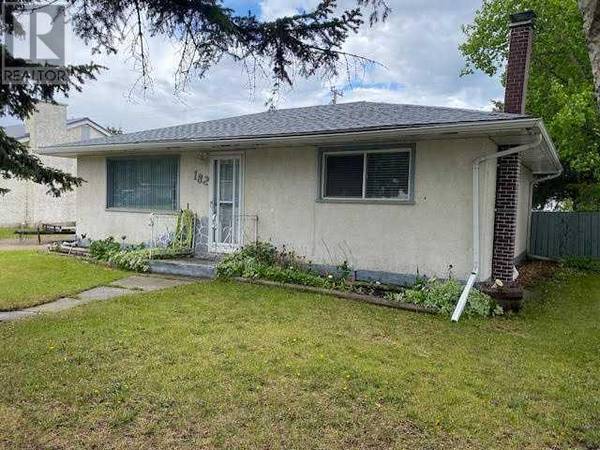 182 SUNWAPTA Drive, Hinton, AB T7V1E9