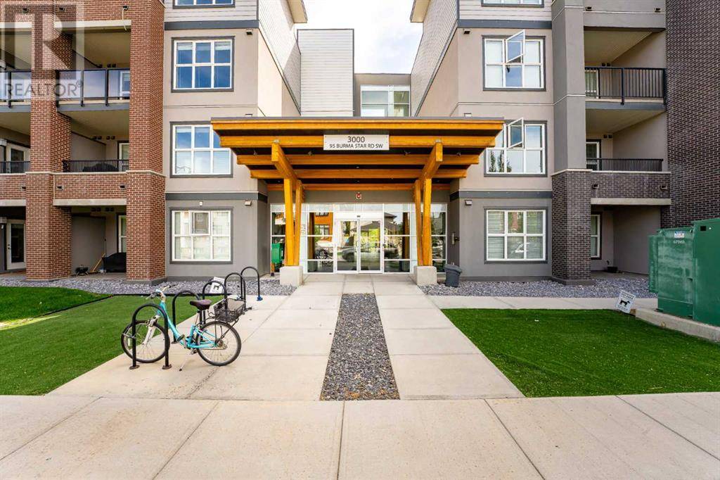 3302, 95 Burma Star Road SW, Calgary, AB T3E8A9
