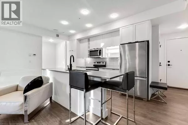 Calgary, AB T2L2K7,305, 4138 University Avenue NW