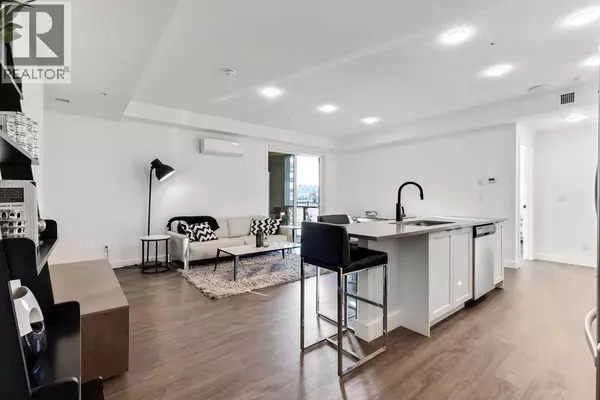 Calgary, AB T2L2K7,305, 4138 University Avenue NW