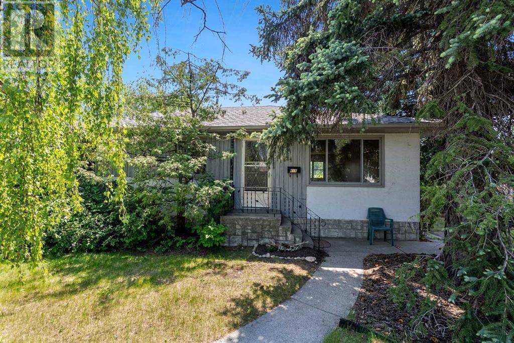 615 Thorndale Road NW, Calgary, AB T2K3E1