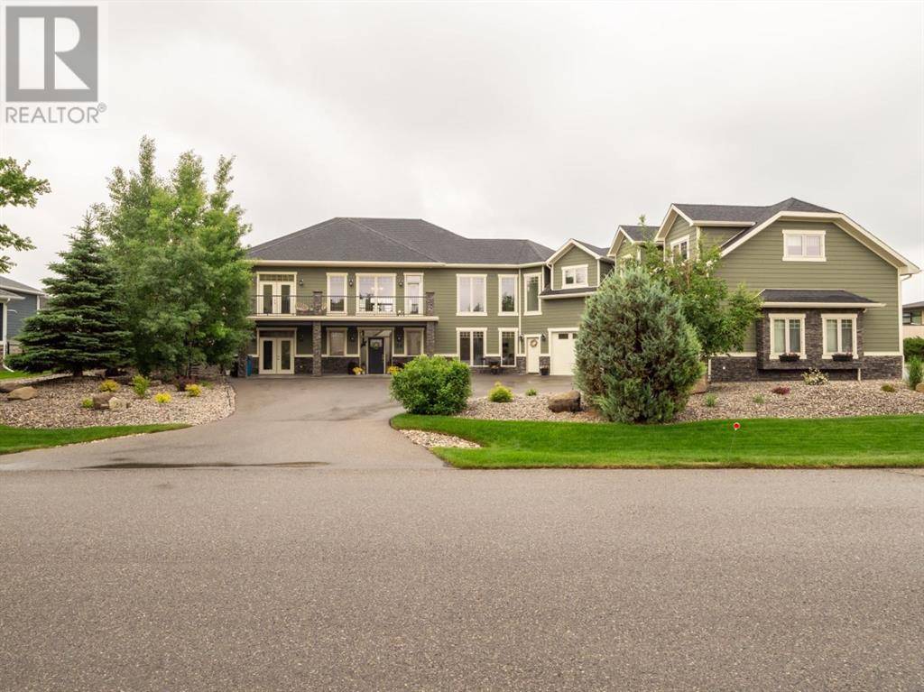 24 Sandstone Road S, Lethbridge, AB T1K7X8