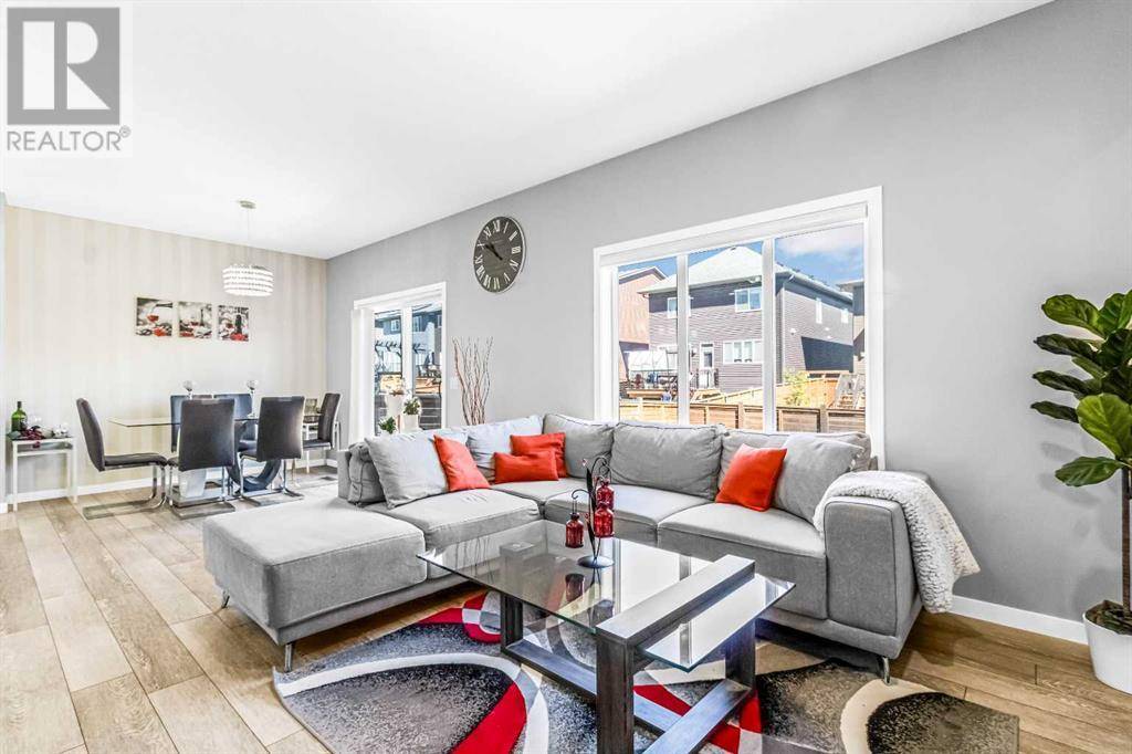 Airdrie, AB T4B5C9,1036 Chinook Gate Heath SW