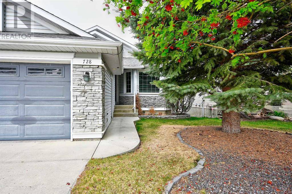 Airdrie, AB T4B2R9,728 Coopers Drive SW