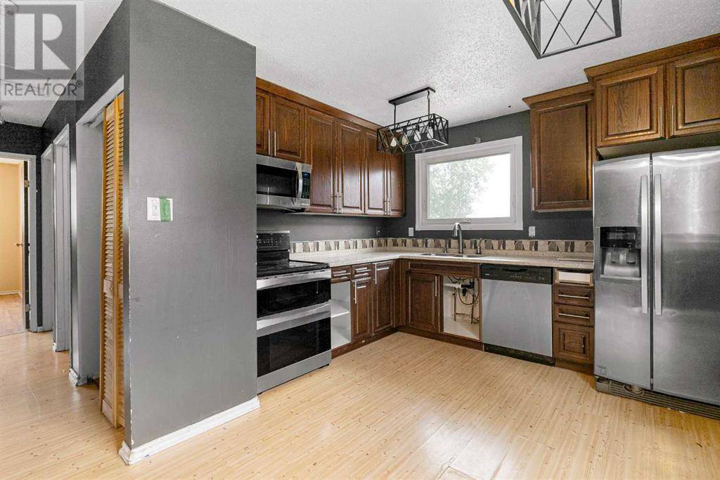 Fort Mcmurray, AB T9H3B7,105 Simpson Way