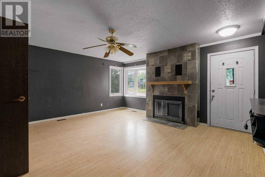 Fort Mcmurray, AB T9H3B7,105 Simpson Way