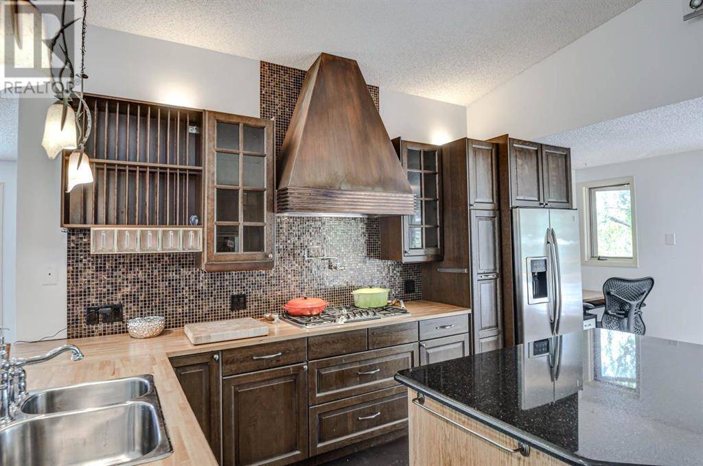 Calgary, AB T3R3C1,32 Hawkridge Court NW