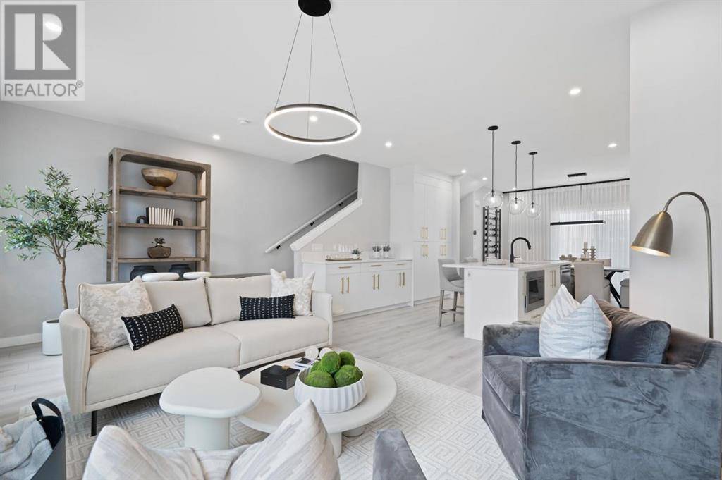 Calgary, AB T3H6B1,834 81 Street SW