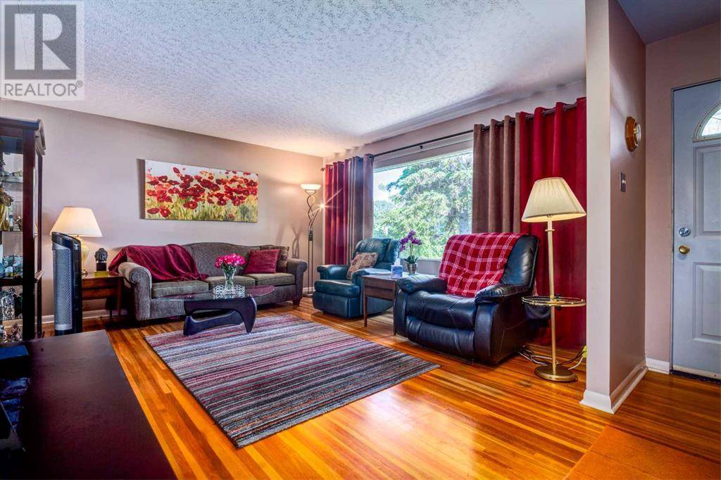 Calgary, AB T2H1C7,27 Farnham Drive SE