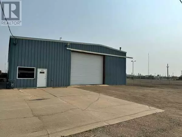 410 South Railway Drive NE, Redcliff, AB T0J2P0