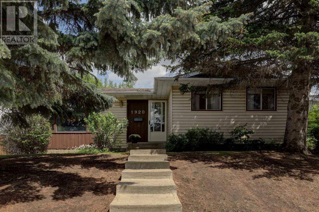 1920 65 Street NE, Calgary, AB T1Y1N6