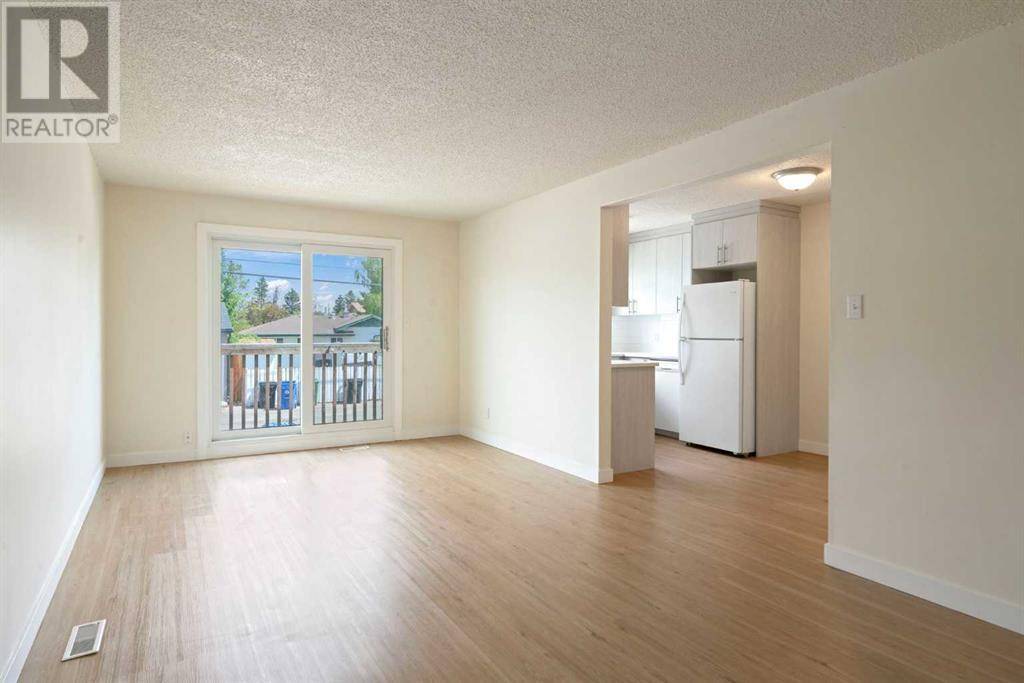 Calgary, AB T3B2M1,4308 73 Street NW