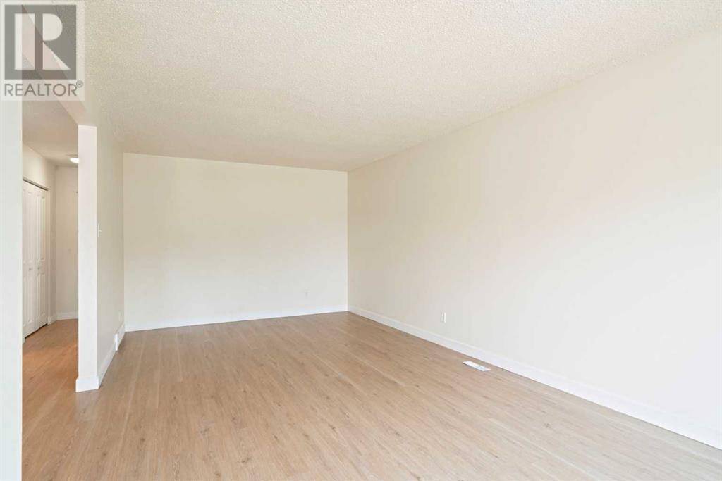 Calgary, AB T3B2M1,4308 73 Street NW