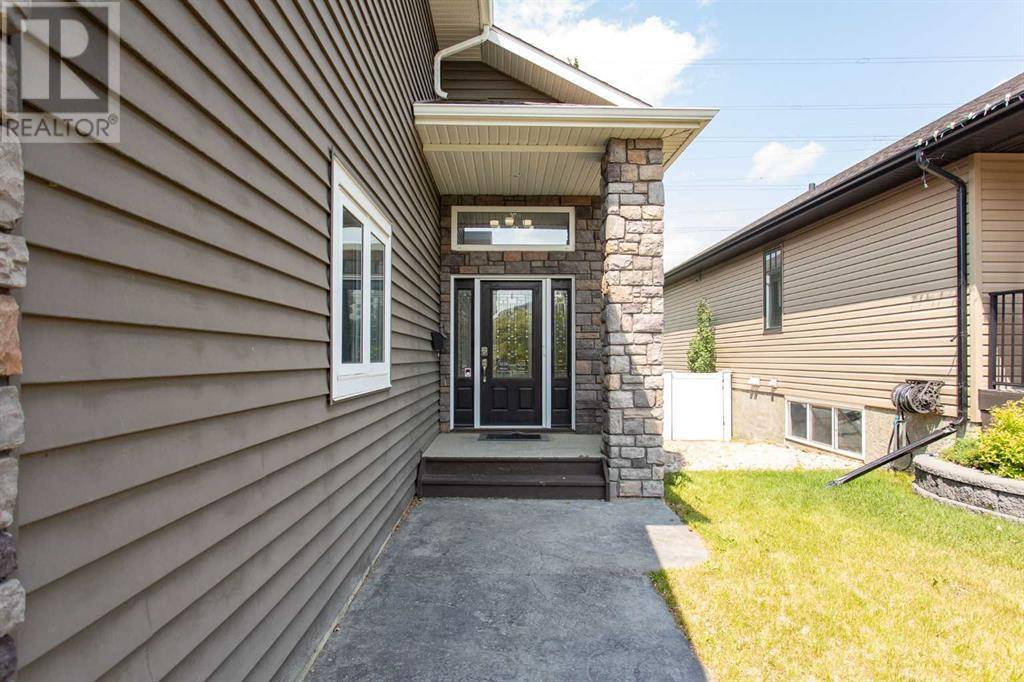 Red Deer, AB T4R0L5,142 Sutherland Close