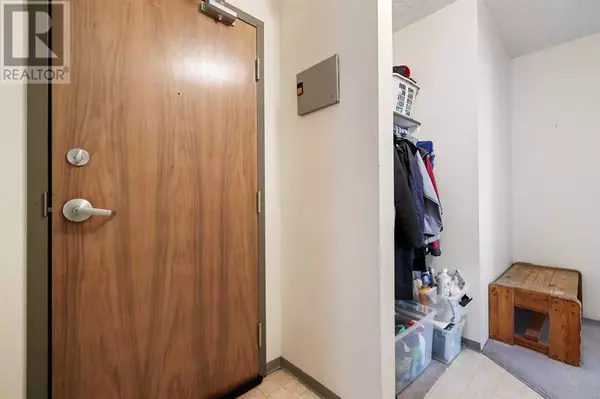 Calgary, AB T2E0J3,207, 310 4 Avenue NE